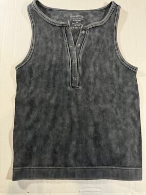 Zenana Outfitters Charcoal Washed Cropped Henley Tank Size S/M Buttons